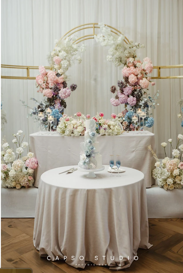 Floating Candles and Monet Stem Holder Set - rental