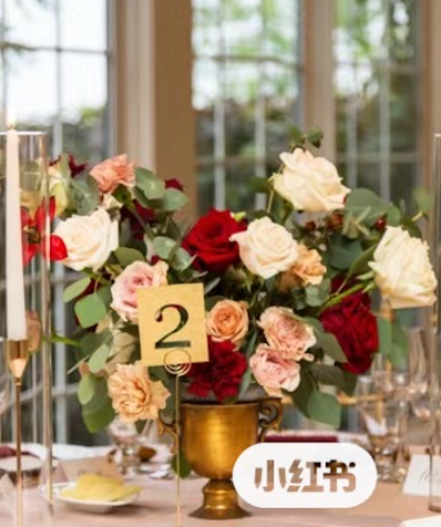 Small Golden Trophy Vase - rental