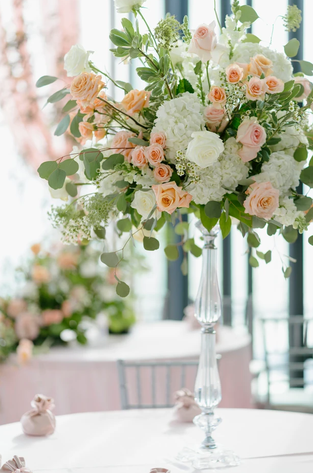 Acrylic flower stand - rental