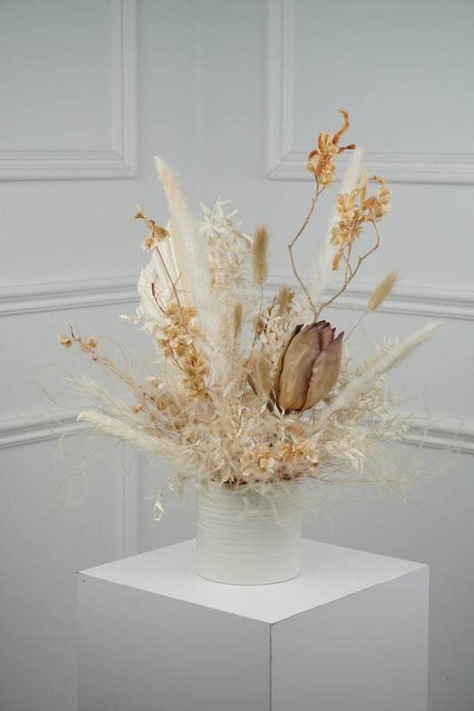 Dry flower Arrangement