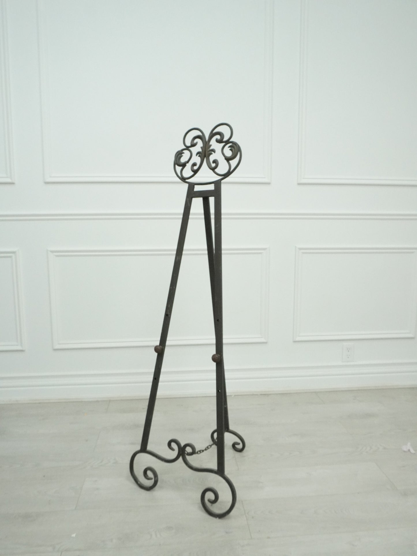 French Style Easel - rental