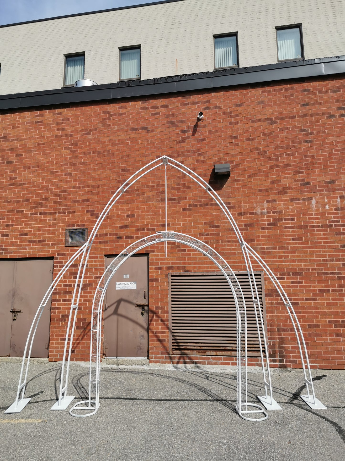 Sail Shape Metal Arch Set- rental