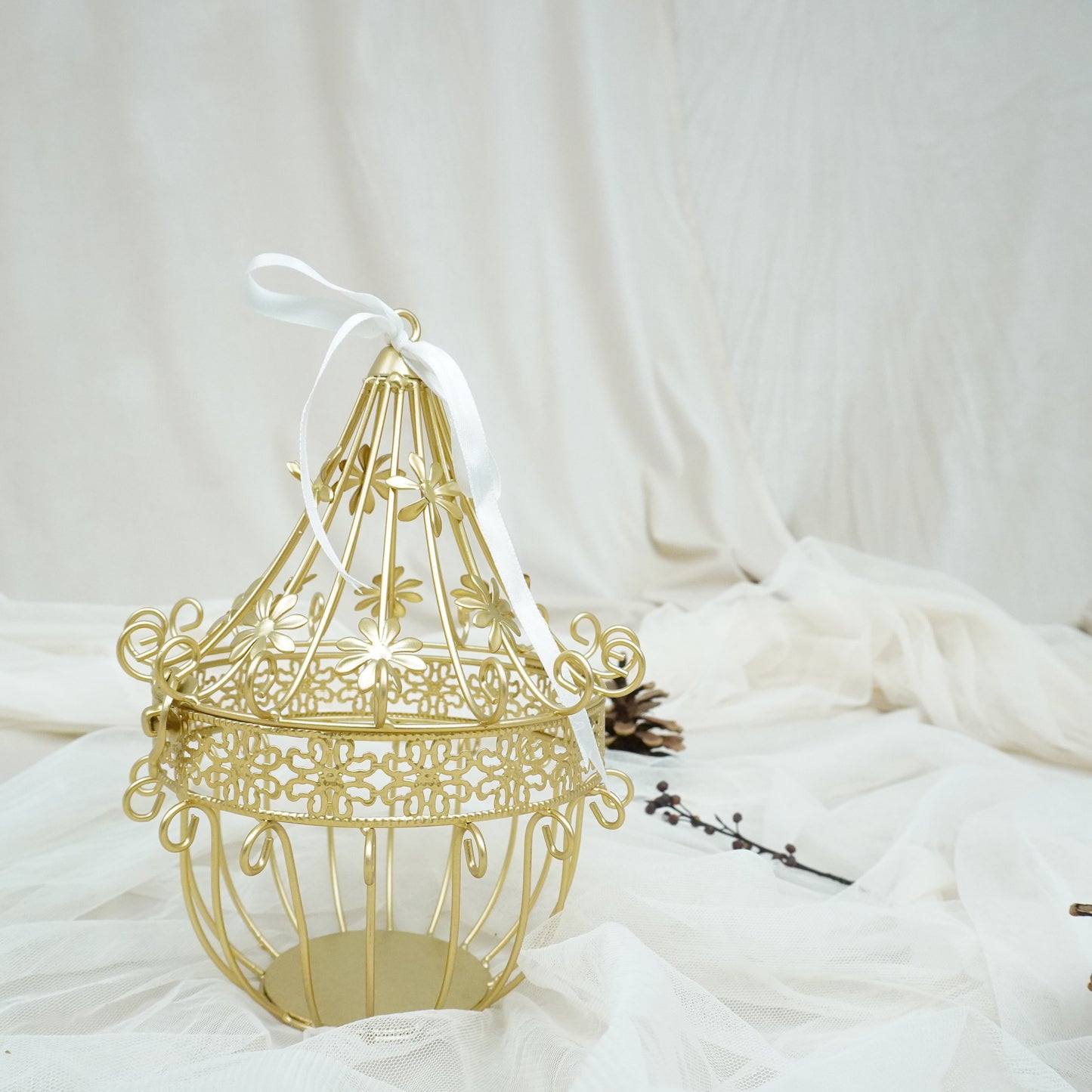 Receiving Table Decoration - Golden Basket - rental