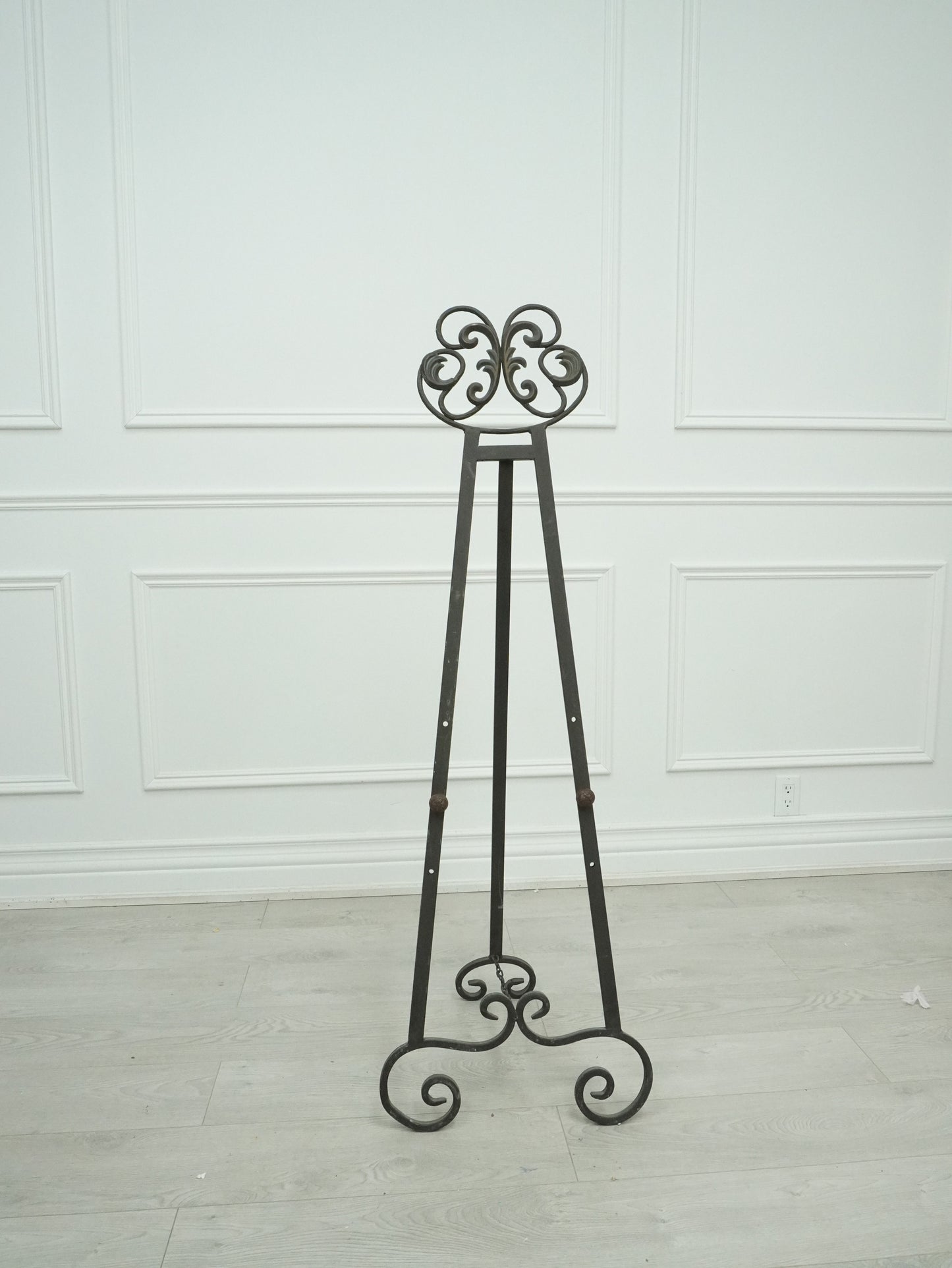 French Style Easel - rental